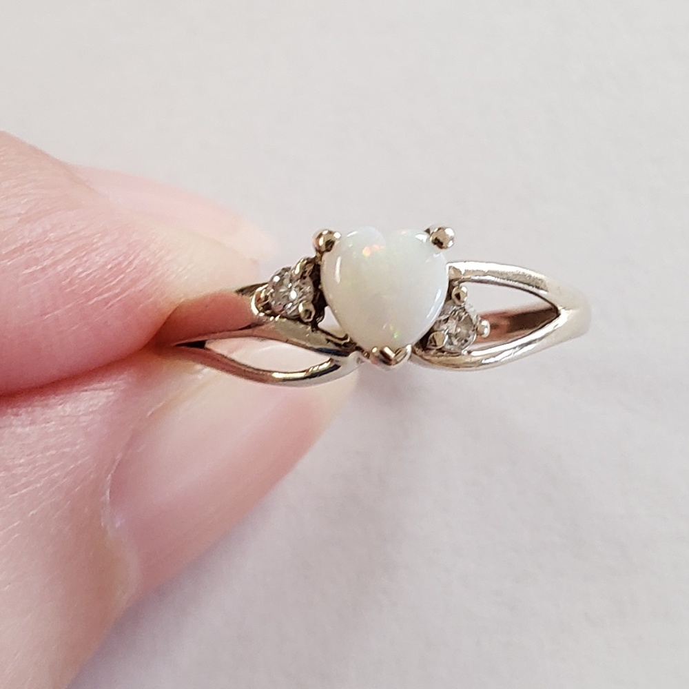 Beautiful Opal Diamonds 14 kt White Gold 6 Ring - Picture 6 of 16